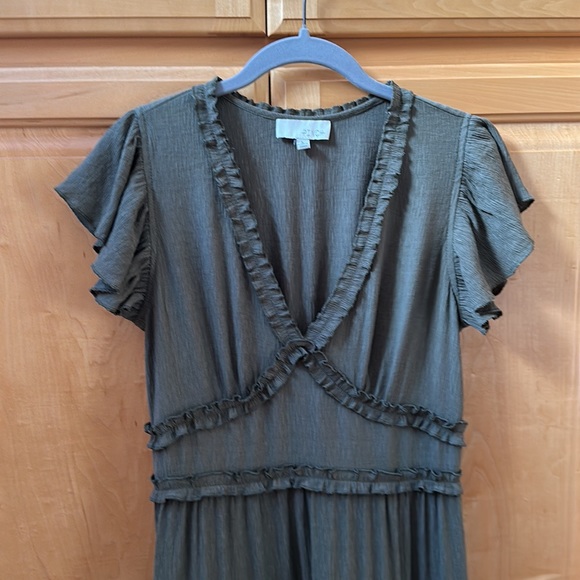 PINCH Green Ruffle Dress - Picture 2 of 7